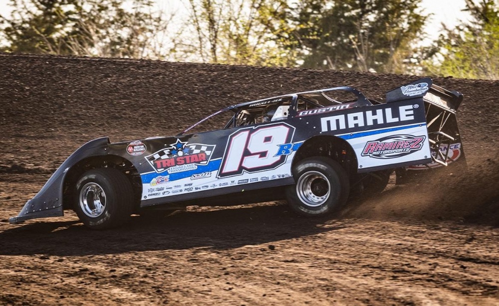 Gustin Closes the Door on his Rookie Season with World of Outlaw Late Model's and Prepares for the 2022 Season